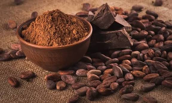 أسعار الكاكاو تهبط رغم العجز التاريخي في السوق